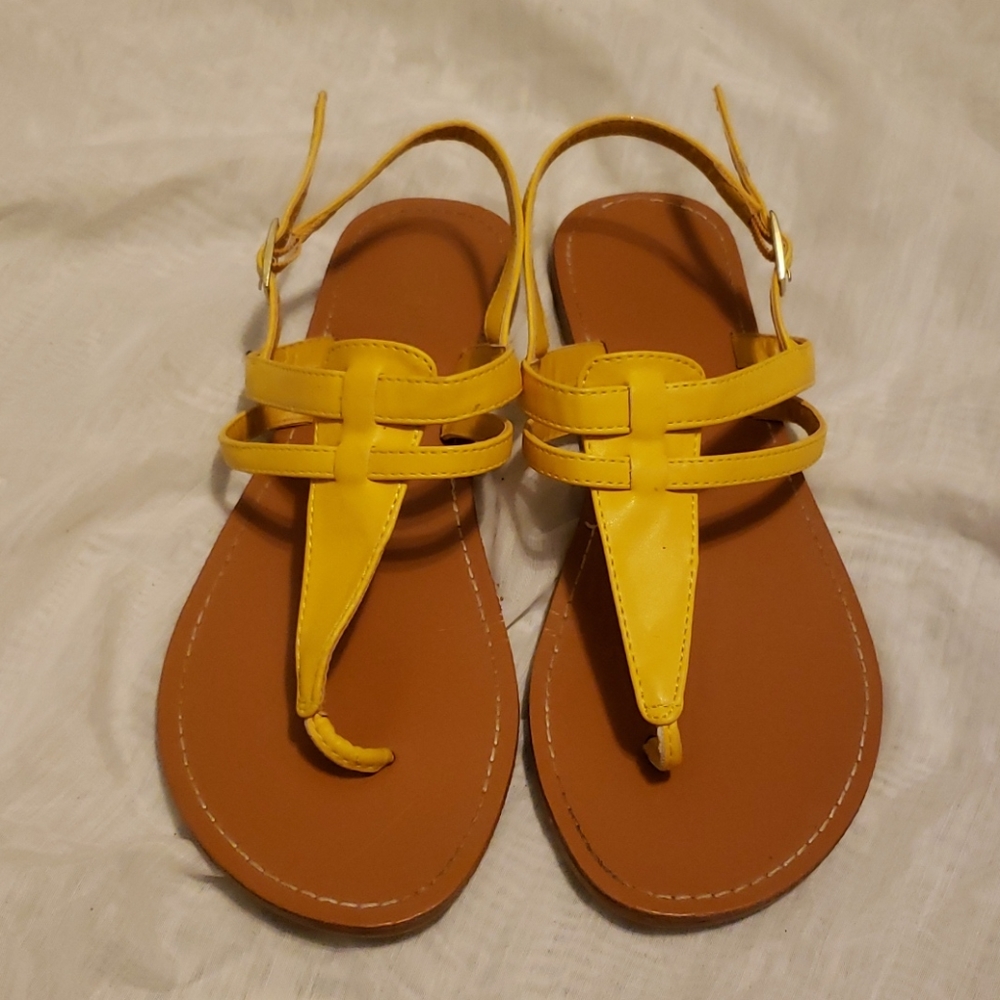 Rouge Yellow Sandals Sz 6